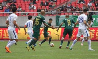  曼联争议判罚引发舆论风波  