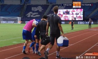  威尼斯德比火爆异常 球迷冲突导致比赛中断十分钟  