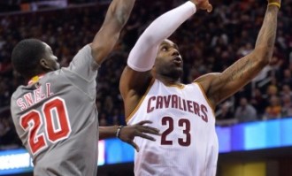 13 巴特勒26+11热火终结雄鹿连胜  